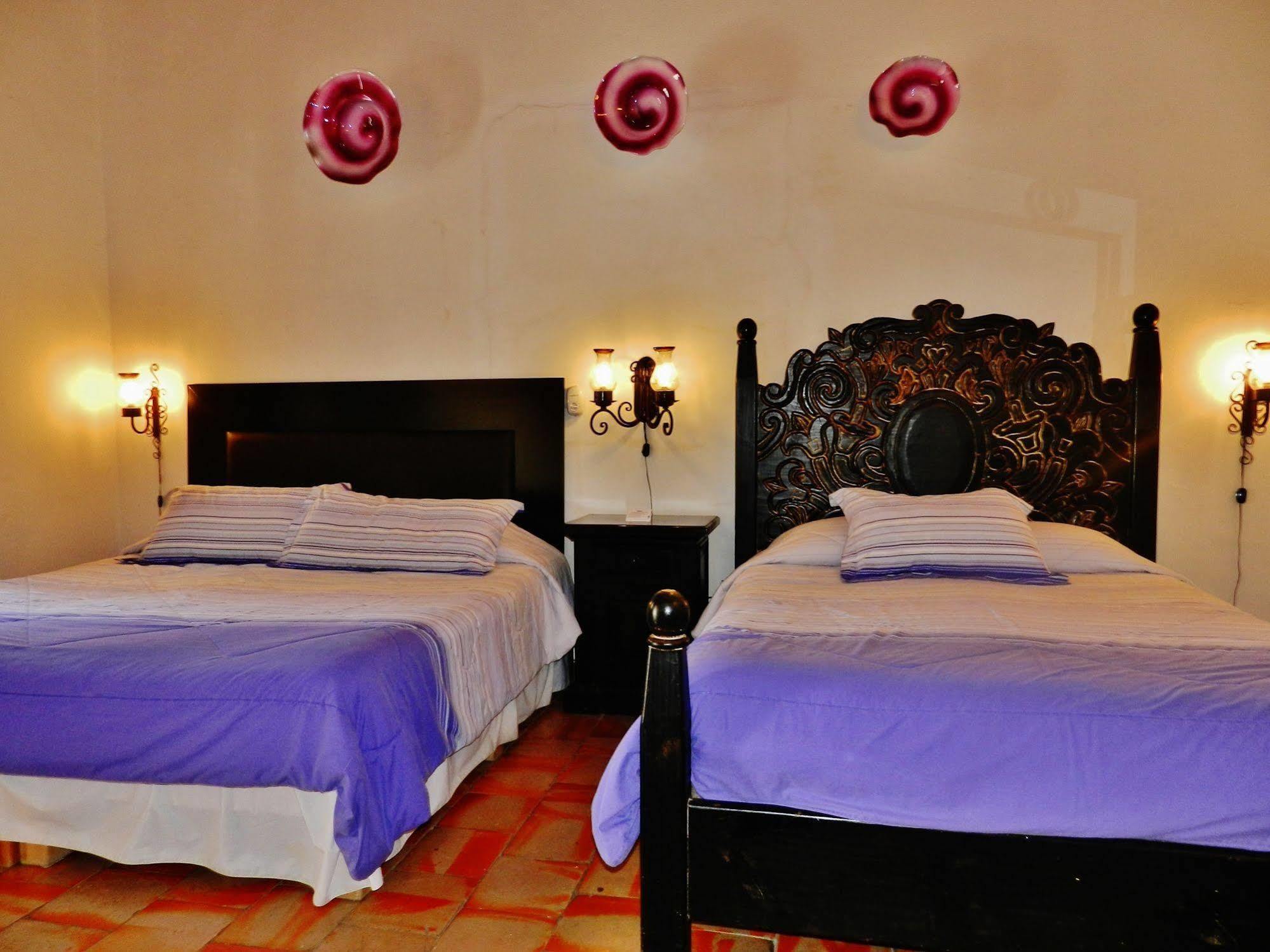 Hotel Rosa Morada グアダラハラ エクステリア 写真