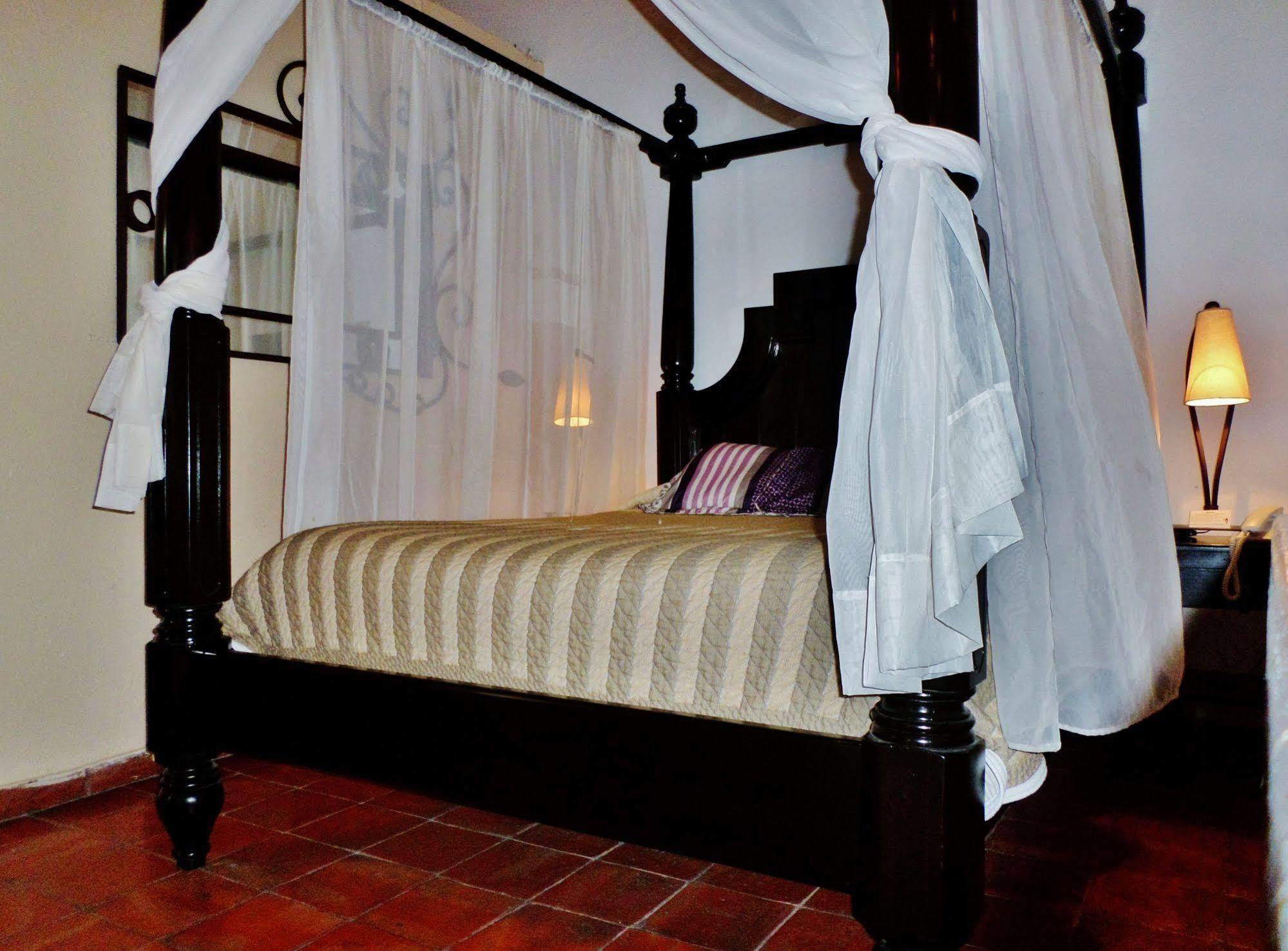 Hotel Rosa Morada グアダラハラ エクステリア 写真